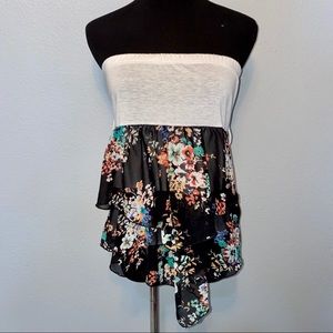 🌸5/$15🌸 Strapless Floral Blouse